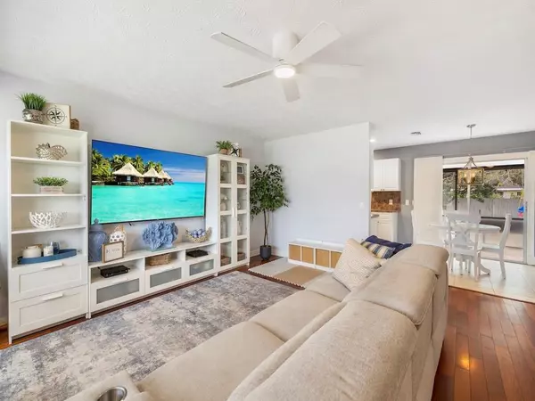 Port St Lucie, FL 34983,121 NW Doreen St