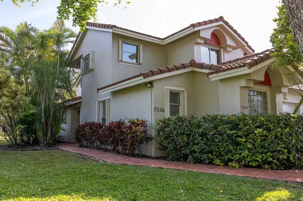 Pompano Beach, FL 33063,7326 Pinewalk Dr #7326