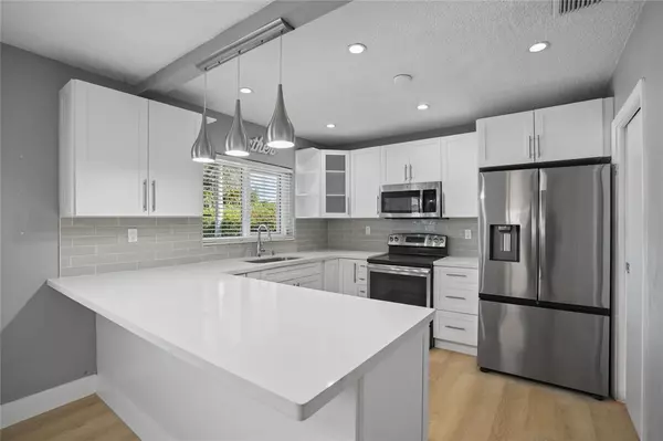 Miami, FL 33165,8930 SW 38th St