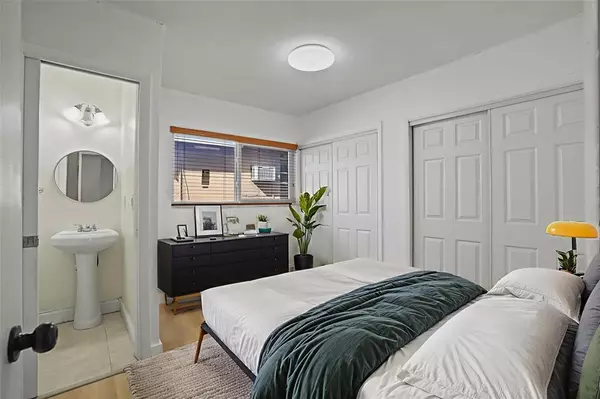 Miami, FL 33165,8930 SW 38th St