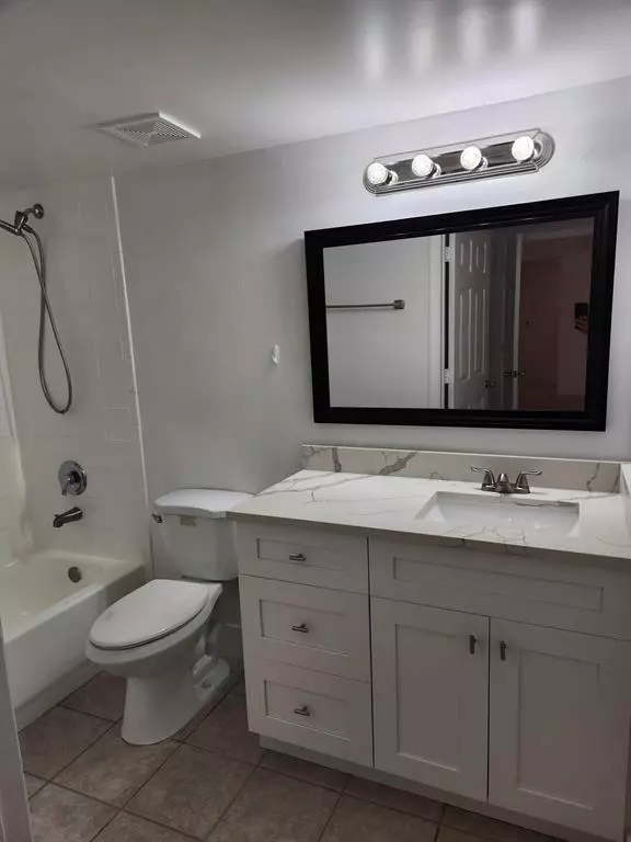 Coconut Creek, FL 33073,5041 WILES RD #105