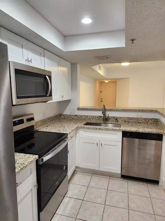 Coconut Creek, FL 33073,5041 WILES RD #105