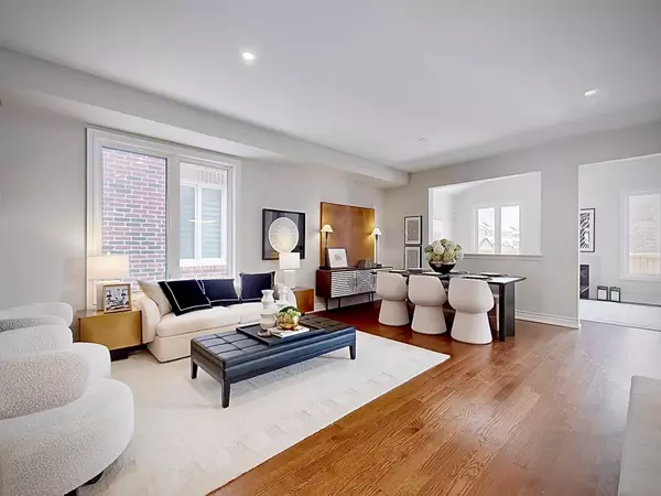 Bradford West Gwillimbury, ON L3Z 0C1,829 LANGFORD BLVD