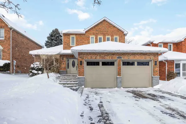 140 Heathwood Heights DR, Aurora, ON L4G 4W2