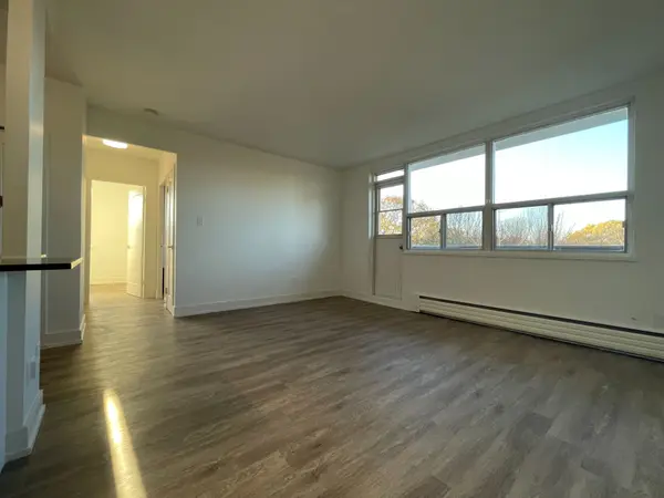 Toronto W06, ON M8W 3P4,55 Forty Second ST #402