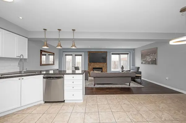 Hamilton, ON L0R 1P0,23 Bellflower BLVD