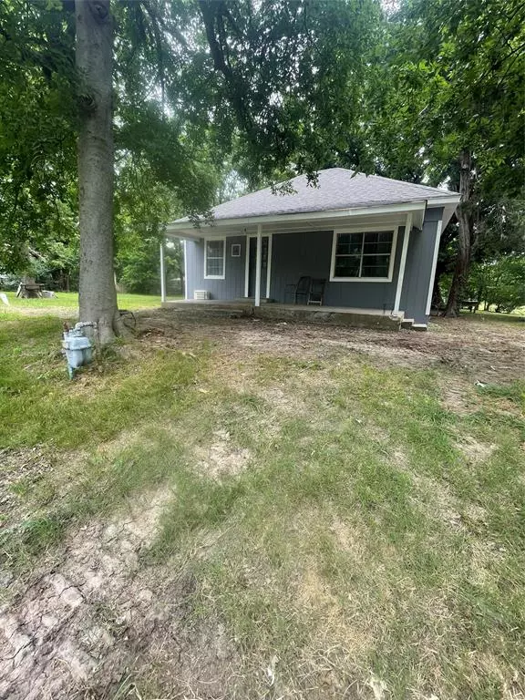 Pecan Gap, TX 75469,205 1st