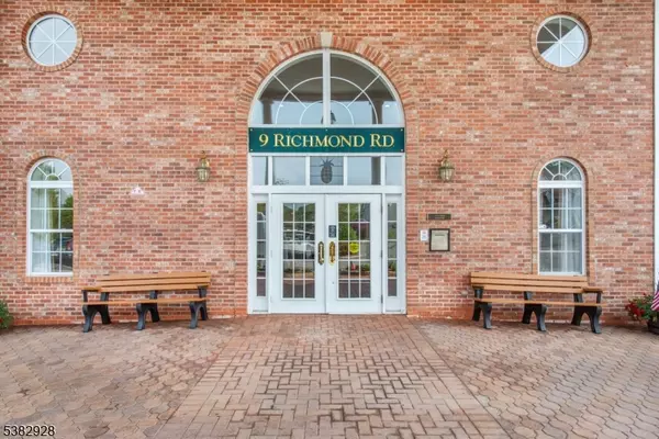 West Milford Twp., NJ 07480,9302 Richmond Rd #302