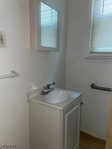 West Orange Twp., NJ 07052,89 Cherry St #1