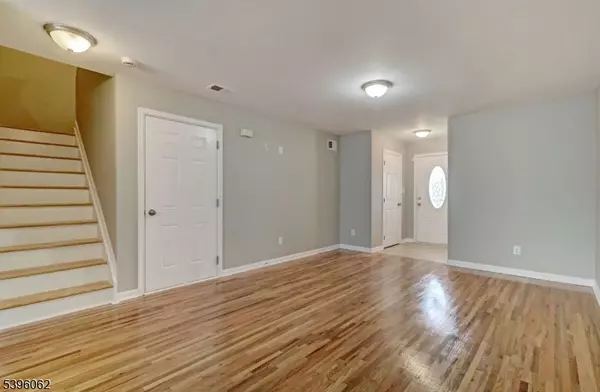 Carteret Boro, NJ 07008,12 Edwin St