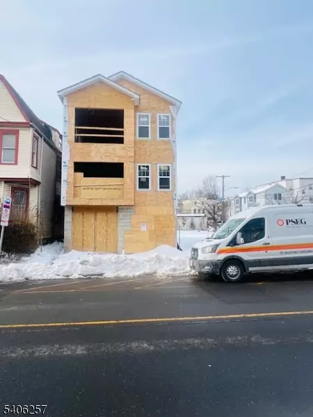 Newark City, NJ 07112,917 Bergen St