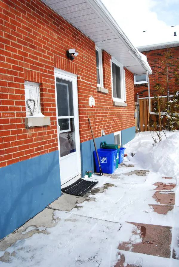 Oshawa, ON L1J 2W3,593 Ridgeway AVE