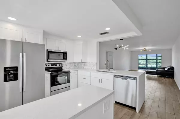 4301 Martinique Cir #E4, Coconut Creek, FL 33066