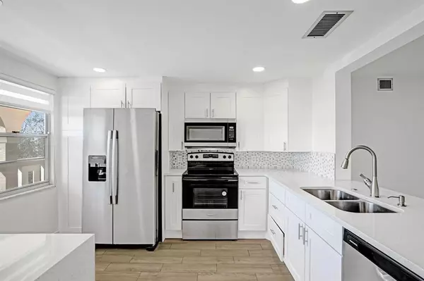 Coconut Creek, FL 33066,4301 Martinique Cir #E4