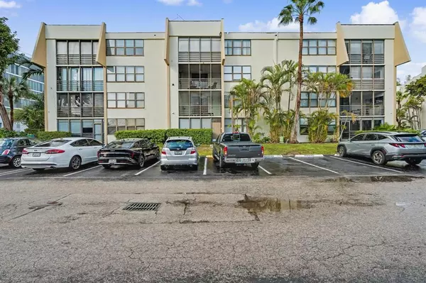 20401 NE 30th Ave #102, Miami, FL 33180