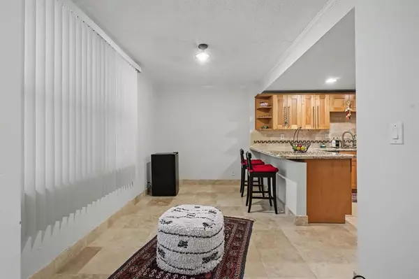 Miami, FL 33180,20401 NE 30th Ave #102