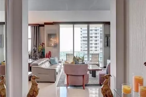 Fort Lauderdale, FL 33301,347 N New River Dr #ph4