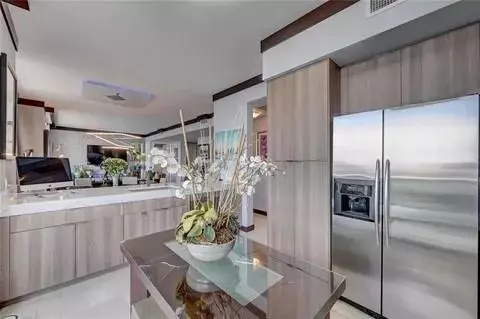 Fort Lauderdale, FL 33301,347 N New River Dr #ph4