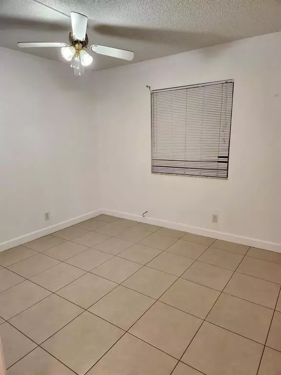 Pompano Beach, FL 33069,511 GARDENS DR #104