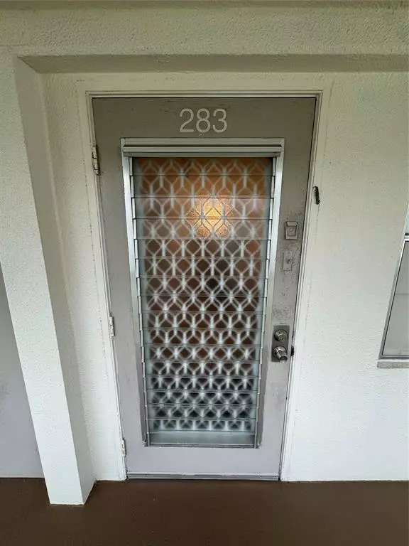 Deerfield Beach, FL 33442,283 Ventnor S #283
