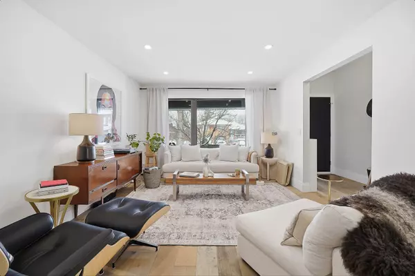 Toronto W06, ON M8W 4B9,18 Treeview DR