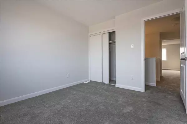 Barrhaven, ON K2J 7C5,915 Athenry CT