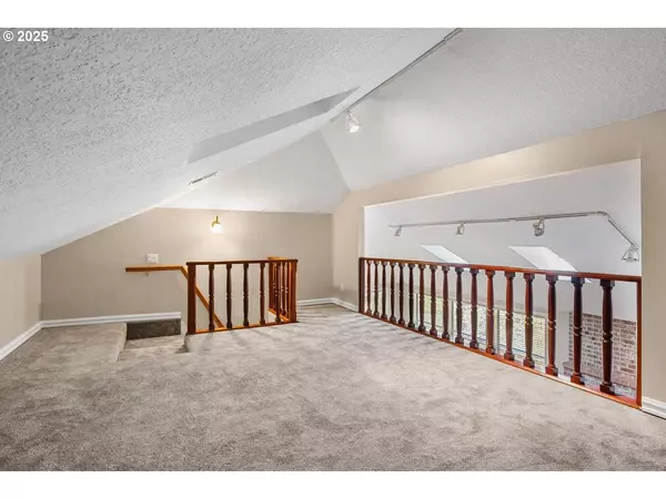 Gresham, OR 97030,994 NW WALLULA AVE