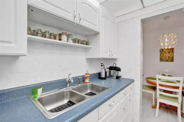 Miami, FL 33162,17001 NE 13th Ave #104