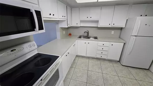 North Miami Beach, FL 33162,16800 NE 15th Ave #209