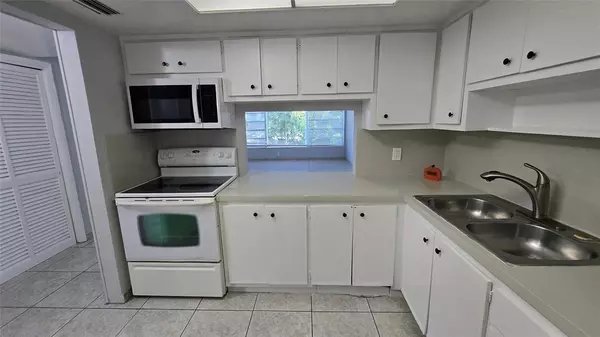 North Miami Beach, FL 33162,16800 NE 15th Ave #209