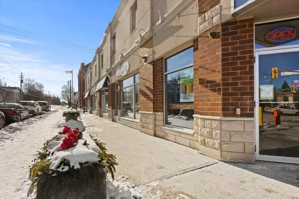 Uxbridge, ON L9P 1P2,2 Brock ST W #5B