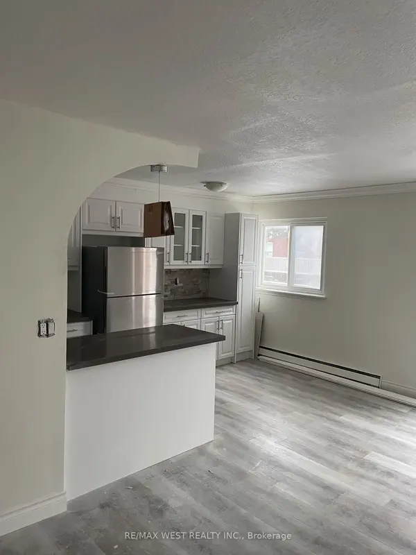 2365 Marine DR #306, Oakville, ON L6L 1C5