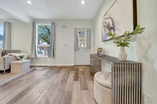 Hamilton, ON L8L 4W1,228 Mary ST #Main