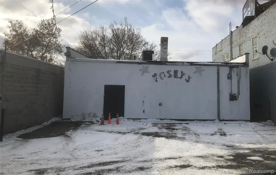9460 Conner ST, Detroit, MI 48213