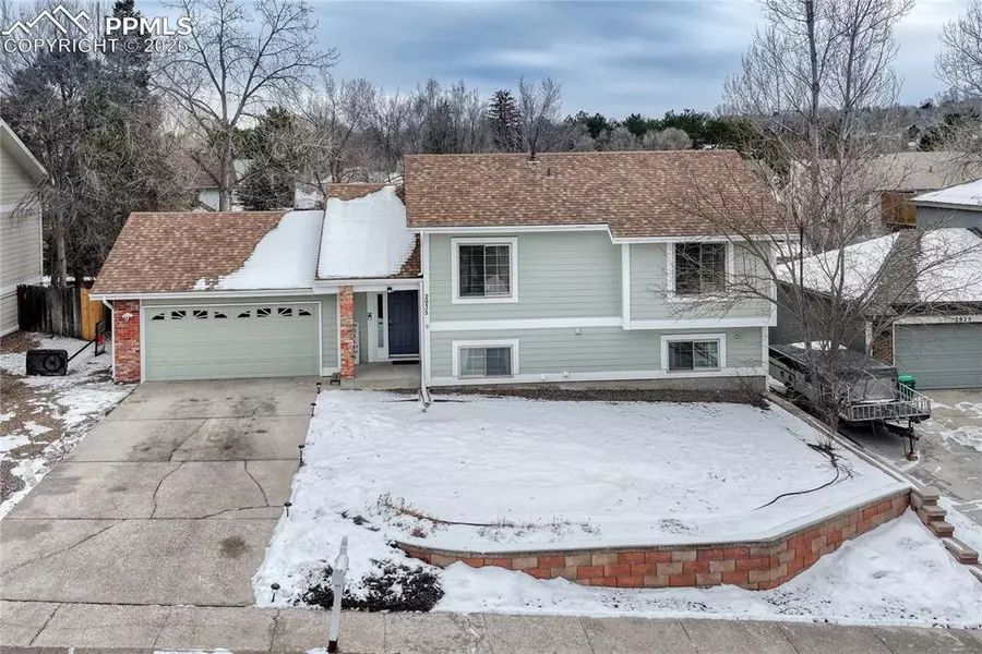 2935 Rolling Wood LOOP, Colorado Springs, CO 80918