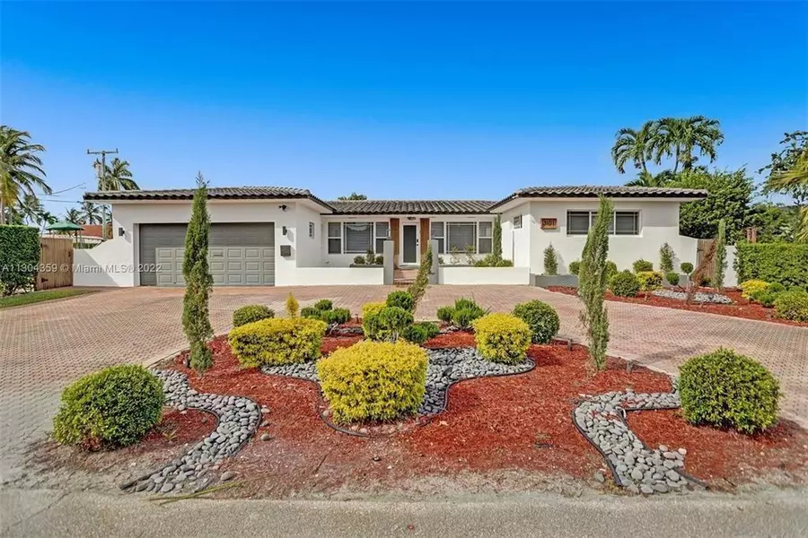 3101 NE 164th St, North Miami Beach, FL 33160