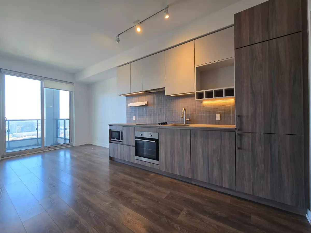 Vaughan, ON L4K 0J7,950 Portage Pkwy #2708