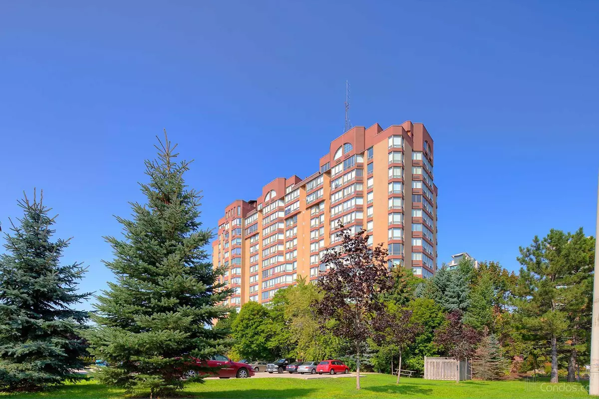 Mississauga, ON L5B 3Y8,25 Fairview RD W #707