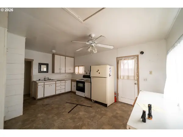 435 N PEACH AVE, Stayton, OR 97383