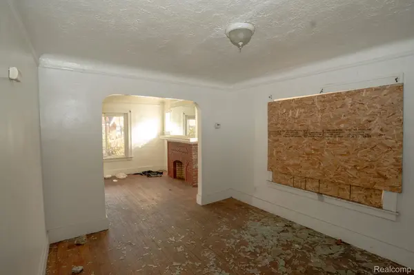 Detroit, MI 48227,15373 Hartwell ST