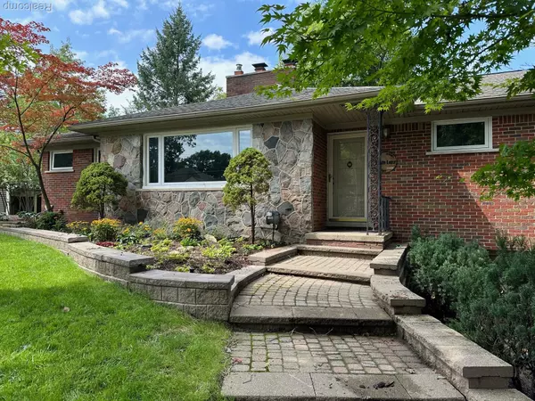 Bloomfield, MI 48302,1700 Hamilton DR