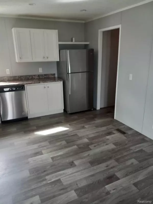 Holly, MI 48442,16678 Lakewood DR