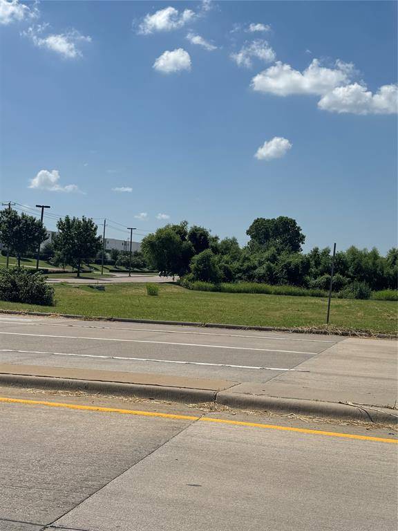 1000 E Danieldale Road, Desoto, TX 75115