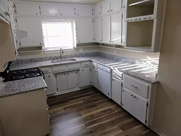 Arlington, TX 76014,2104 Green Apple Lane