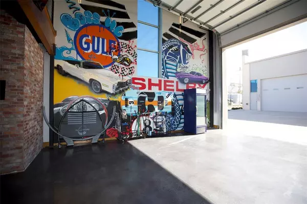 Roanoke, TX 76262,1725 N HWY 377 #201 &