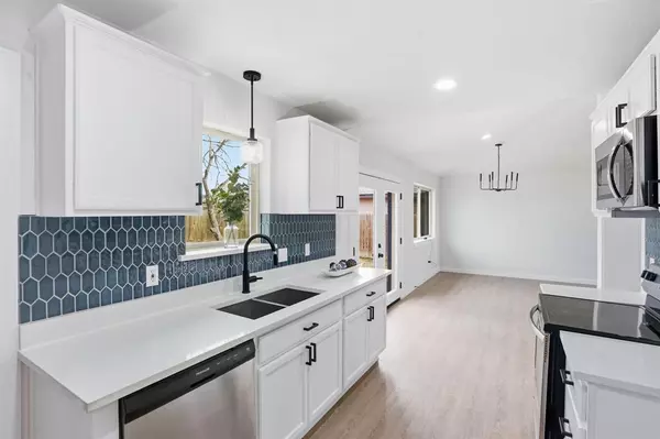 1733 Belltower Place, Lewisville, TX 75067