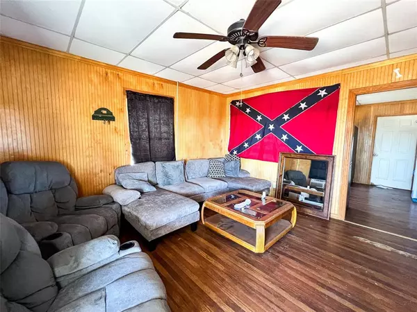 Aspermont, TX 79502,428 E 8th Street