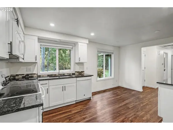 20450 ABIQUA RD, Scotts Mills, OR 97375