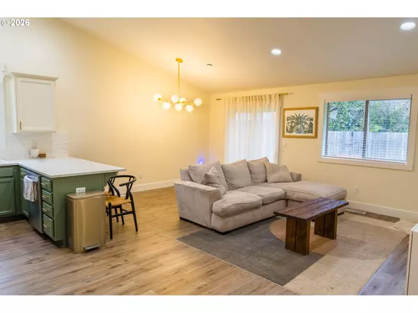 Salem, OR 97305,5155 LONE TREE CT NE