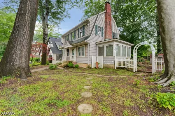 Bloomfield Twp., NJ 07003,28 Forest Dr